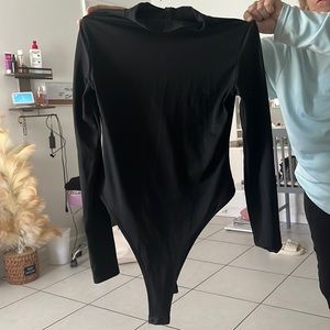 BLack long sleeve body suit with zipper